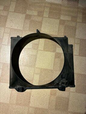 2001-2004 FORD F250 F350 SUPERDUTY 6.8L V10 RADIATOR FAN SHROUD YC35-8146